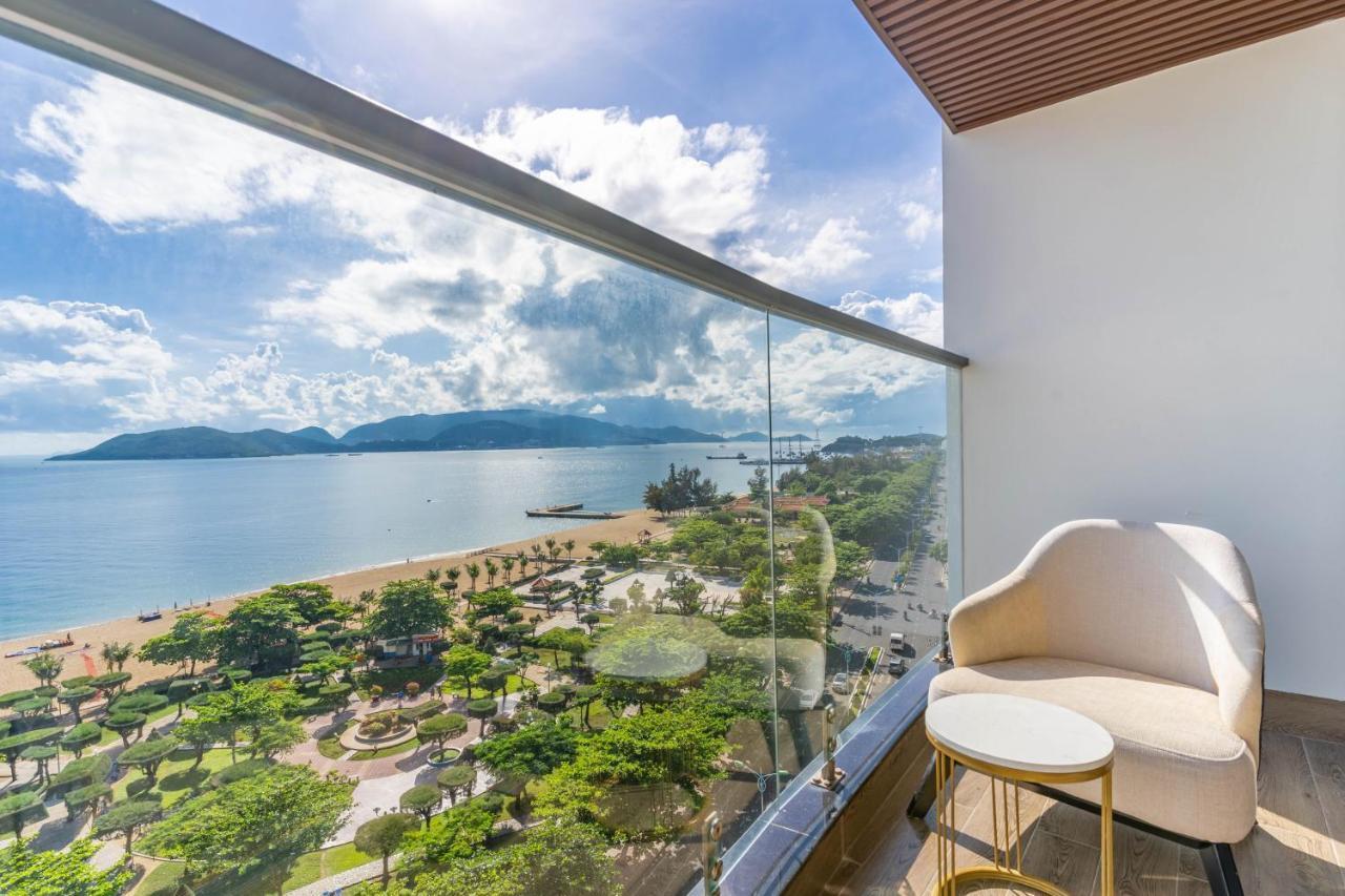 La Vague Hotel Nha Trang Exterior photo