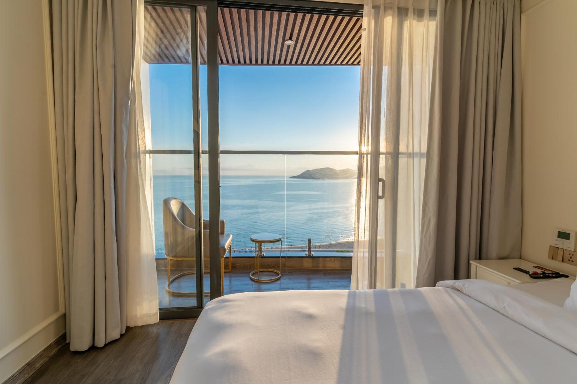 La Vague Hotel Nha Trang Exterior photo