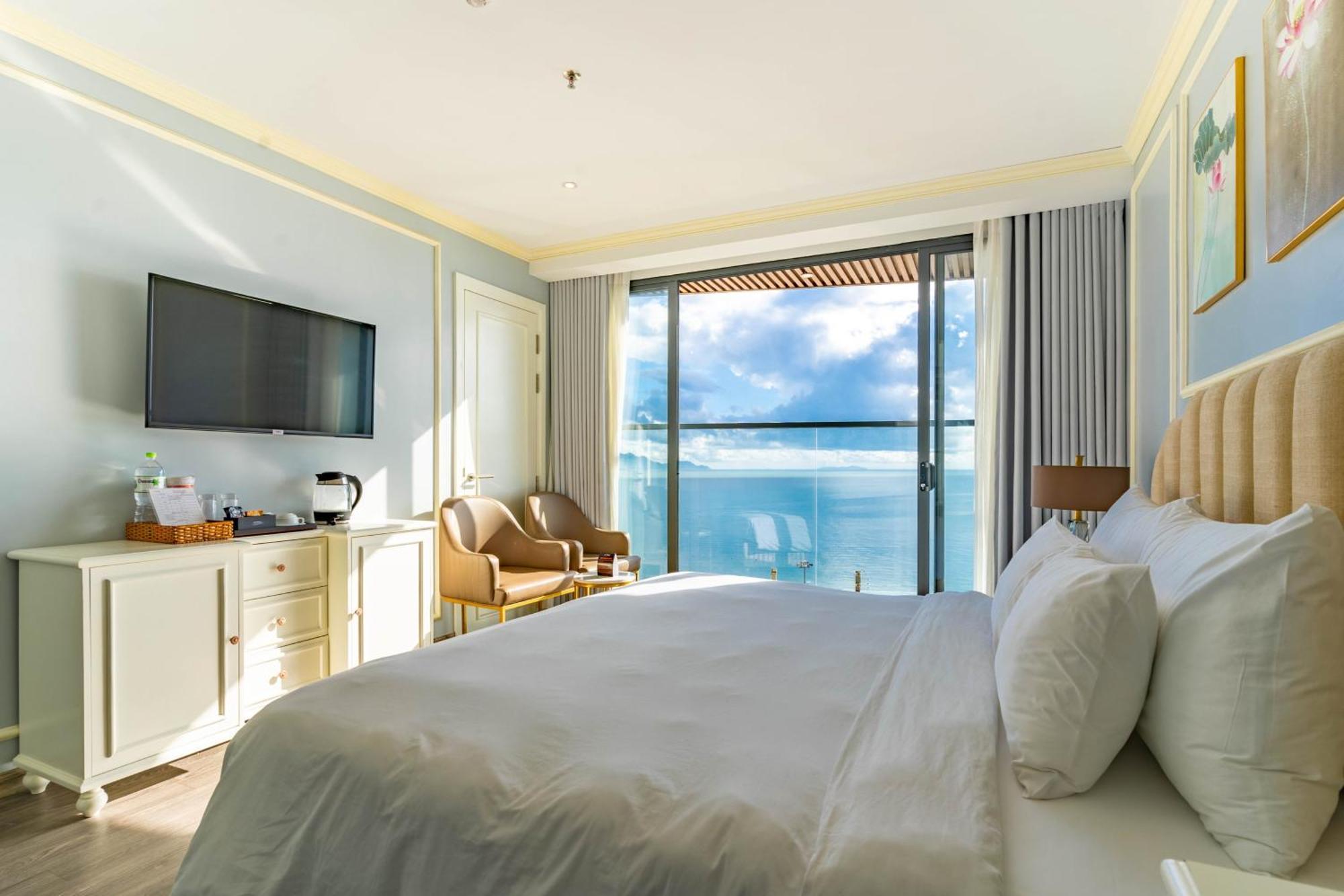 La Vague Hotel Nha Trang Exterior photo